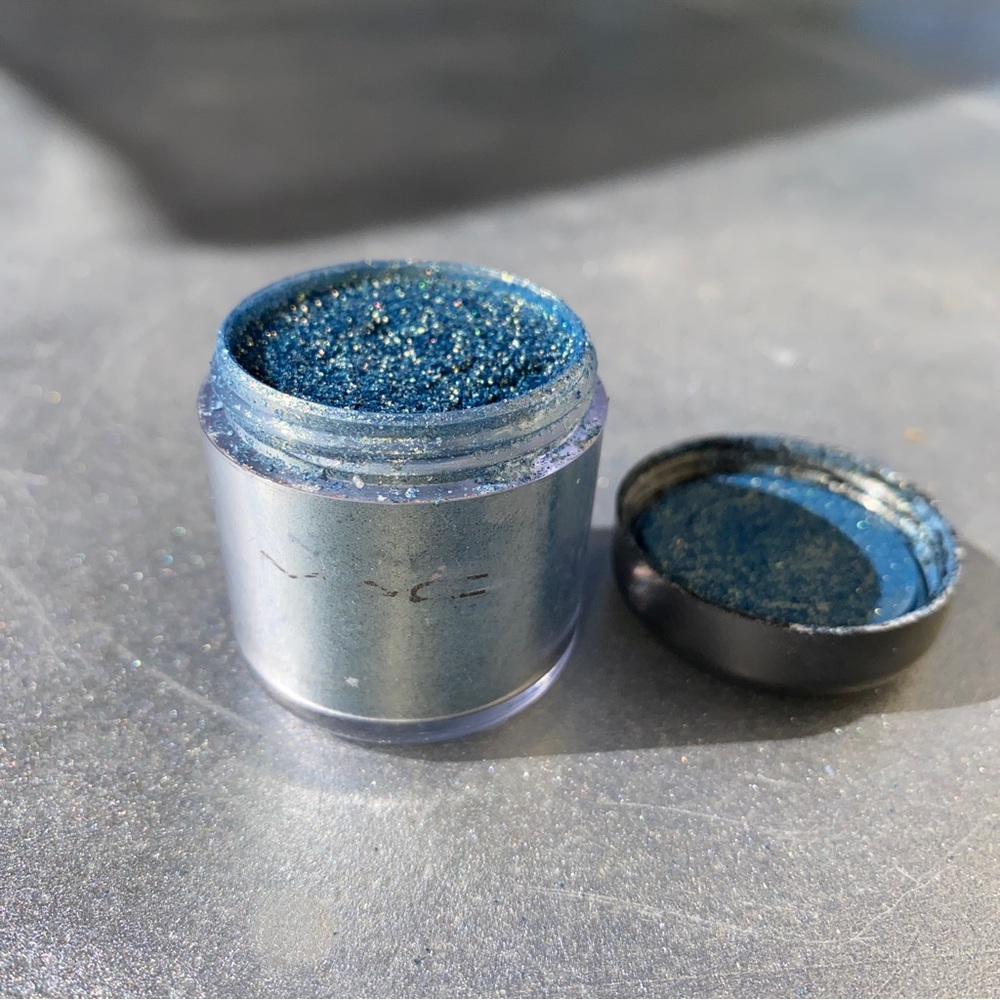 MAC cosmetics pigment Steel Blue Discontinued